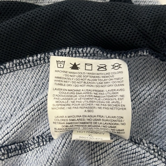 Nike dri-fit navy blue sweatshirt. Turtleneck/funnel neck neckline. Size XL. - Picture 11 of 12